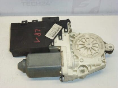 Citroën C5 Front Left Window Winding Motor 9637541280 9221P4